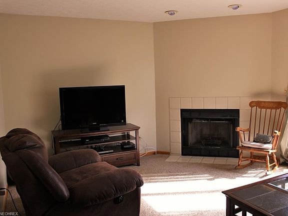 4th image of 624 Topaz Ln