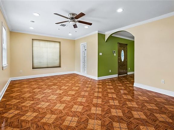 4th image of 4665 Laine Ave