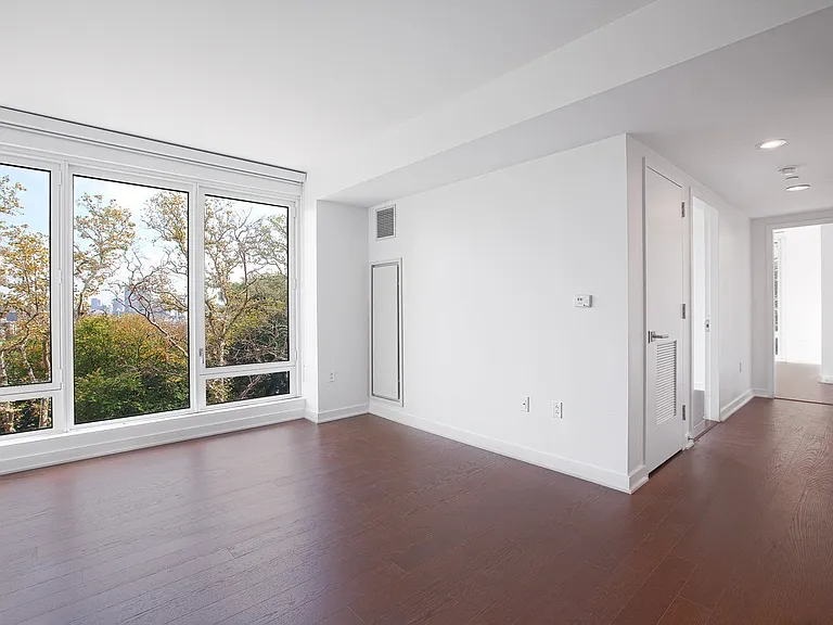 400 W 113th St #430 — Photo 10