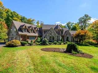 4 Butternut Rdg, Newtown, CT 06470