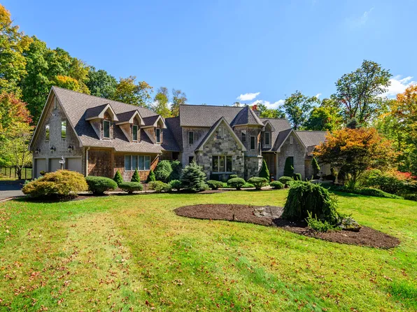 4 Butternut Ridge, Newtown, CT 06470