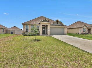 109 Meadow Lake Ct, Navasota, TX 77868