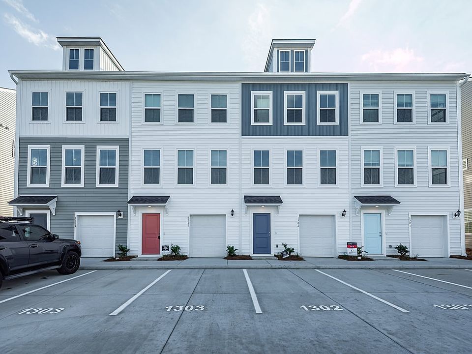 1st image of 4633 Forest Hills Dr Unit 1303