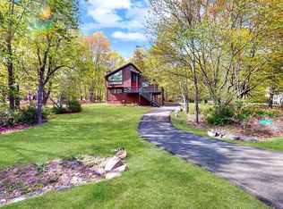 244 Kirkham Rd, Bushkill, PA 18324