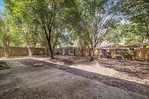 4229 Kingsburg Dr Photo 1