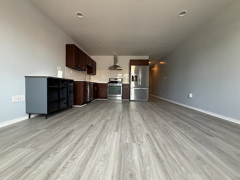 811 N Franklin St #101 — Photo 3