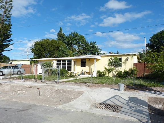 4th image of 4854 NE 14th Ave