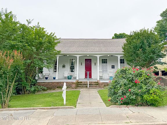 2nd image of 914 State St