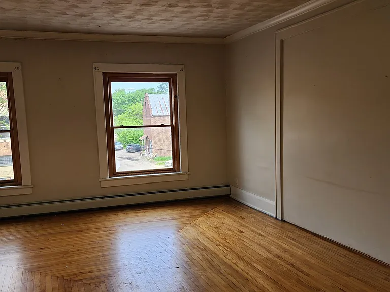 18 N Main St — Photo 6