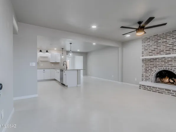 2742 S Jaguar Rd, Tucson, AZ 85730