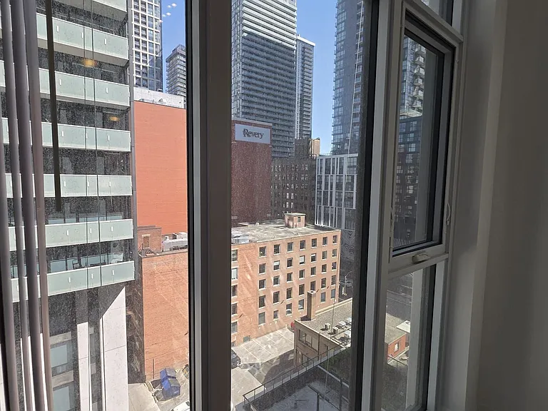 400 King St W #901 — Photo 9