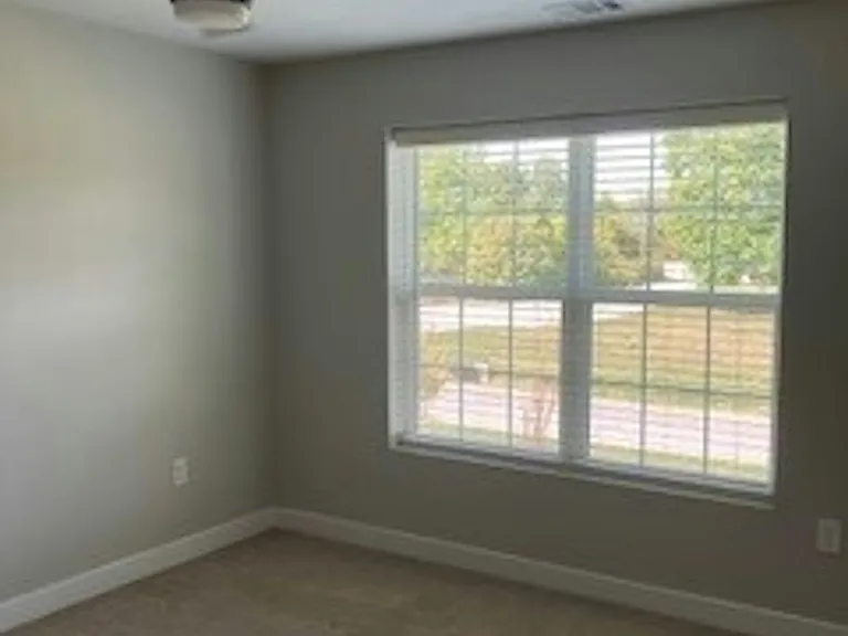 Bluff Crossing Apartments — Photo 13
