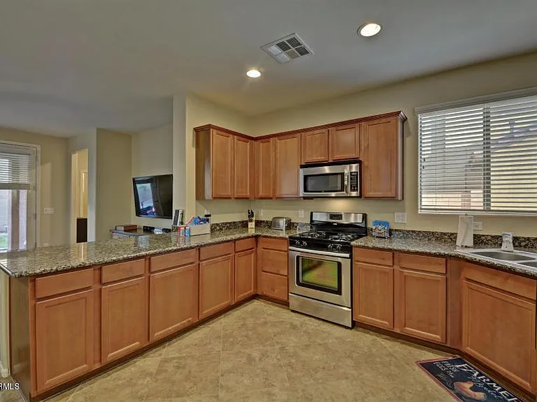 2065 S Martingale Rd — Photo 5