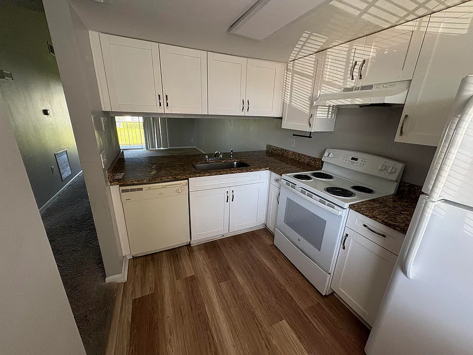 5039 Bordeaux Village Pl #202