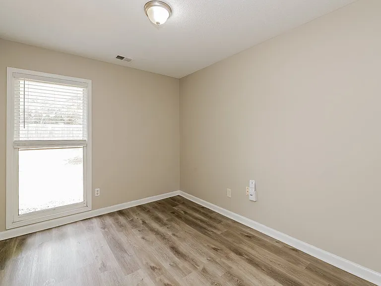 488 Mysen Dr — Photo 14