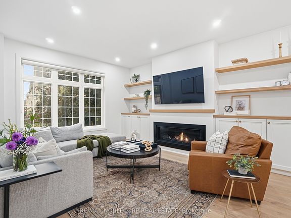 3rd image of 2 Glengordon Cres
