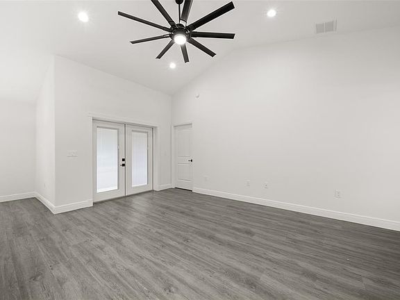 3rd image of 3921 DAUPHINE STREET