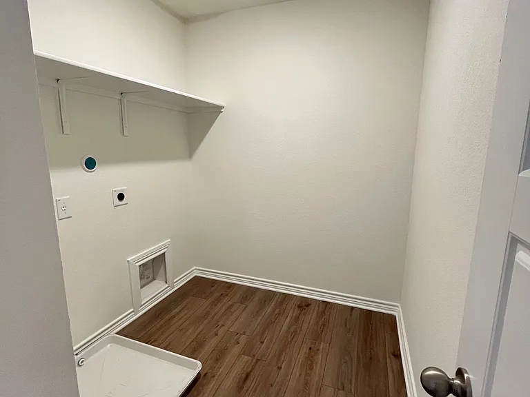11642 Black Rose — Photo 14