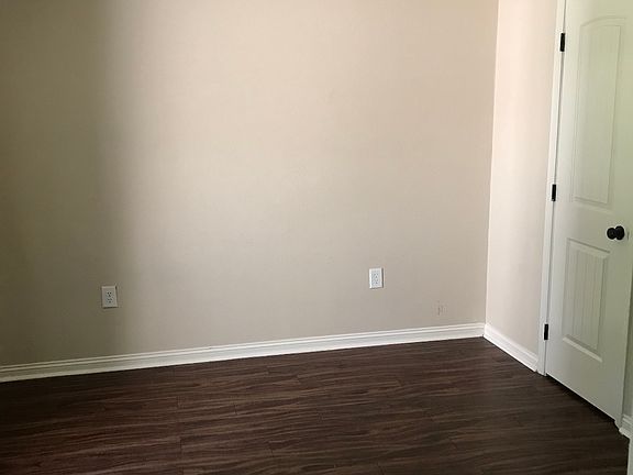 5th image of 419 E Roosevelt Ave