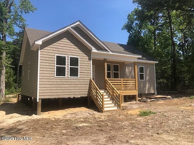 2nd image of 122 Lee Street