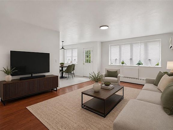 4th image of 1122 E 57th St