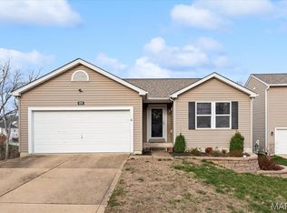 1213 Oakholt Ct, Herculaneum, MO 63048