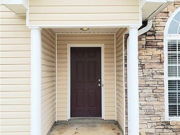 3rd image of 3002 Gatewood Dr