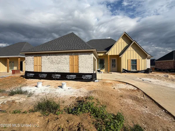1218 Old Court Xing, Flowood, MS 39232