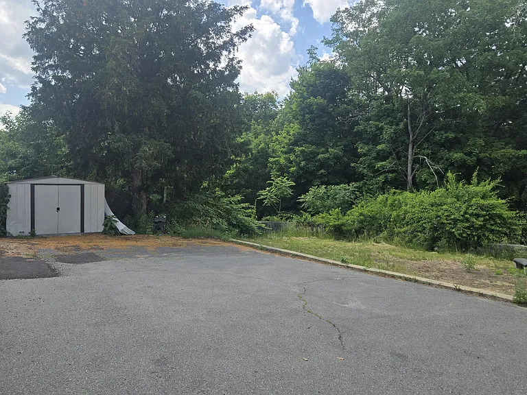29 Beech St #1 — Photo 16