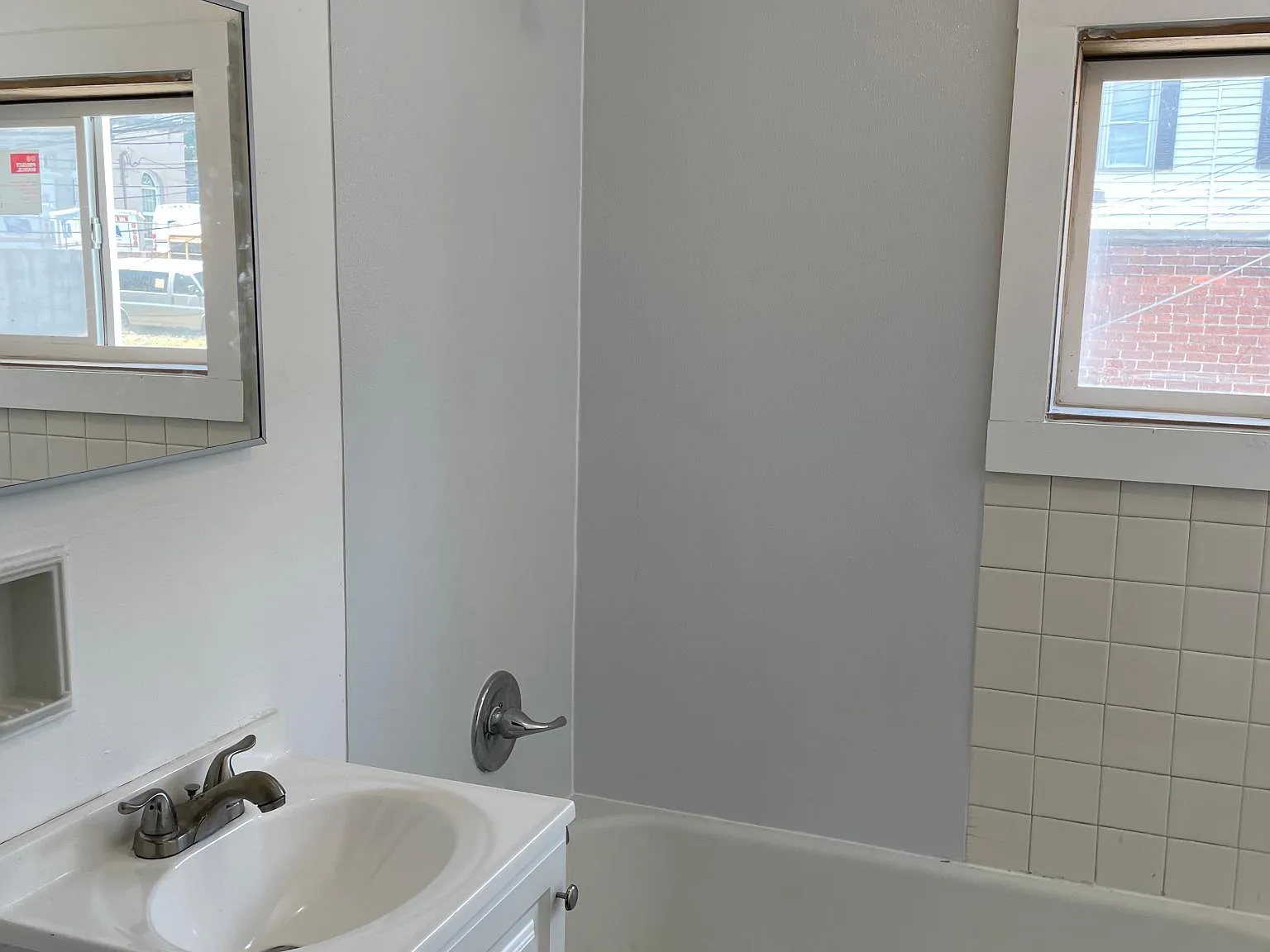 2 bed, 950 sqft, $1,200 — Photo 4
