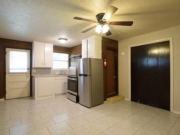2nd image of 101 1/2 E Lorrie Ave