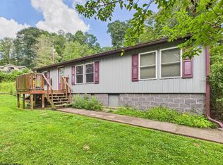 7 Raintree Dr, Fairmont, WV 26554
