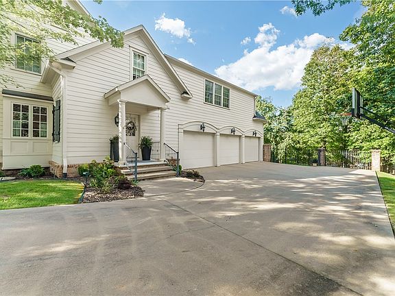 2nd image of 4953 Prestwick South Cir