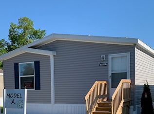 85 Pineview Dr, Flint, MI 48506