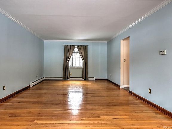 4th image of 47 Brittany Ave