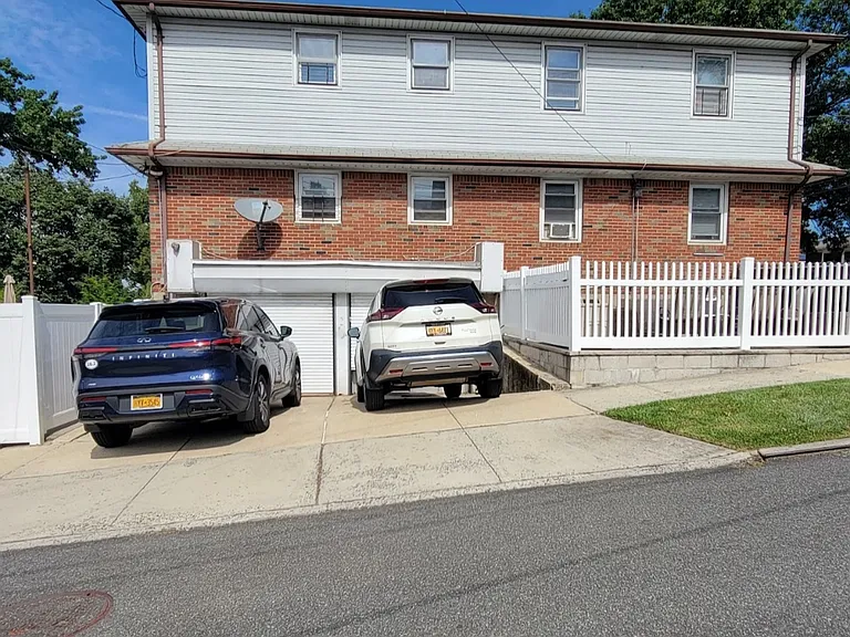 228 Manor Rd #1 — Photo 3