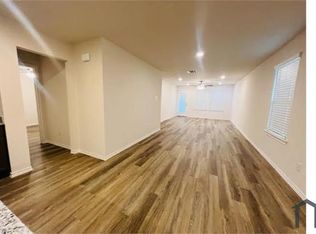922 Ramble Rd, Lavon, TX 75166