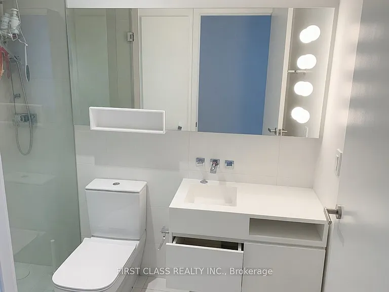 45 Charles St E #3802 — Photo 6