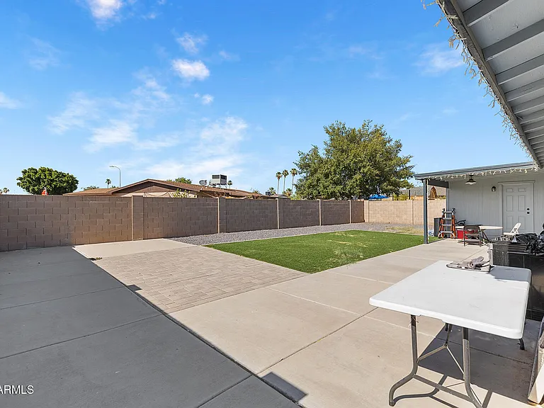 4716 W Christy Dr — Photo 40
