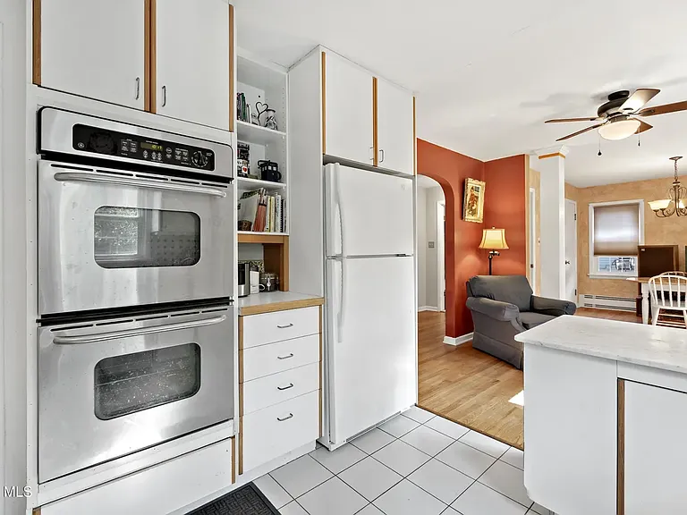 2324 Niskayuna Dr — Photo 2