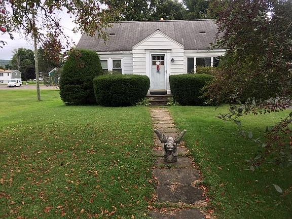 3rd image of 6 Wisteria Ave