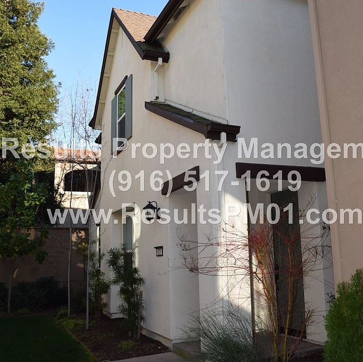 1st image of 825 Macon Pl