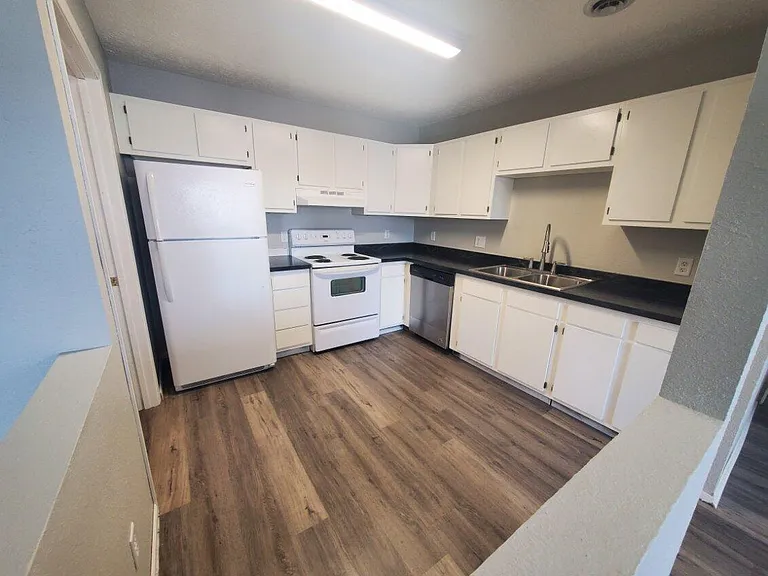 2024 N Section St — Photo 5