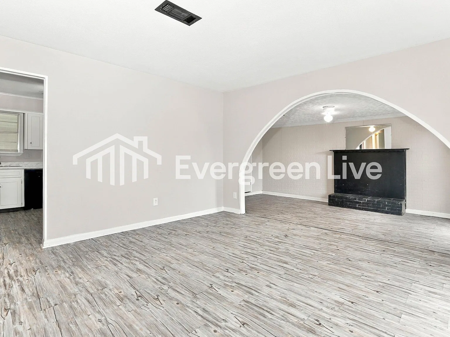 4 bed, 2.0 bath, 1490 sqft, $1,245 — Photo 3