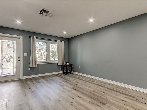 3rd image of 10821 Candy Ln