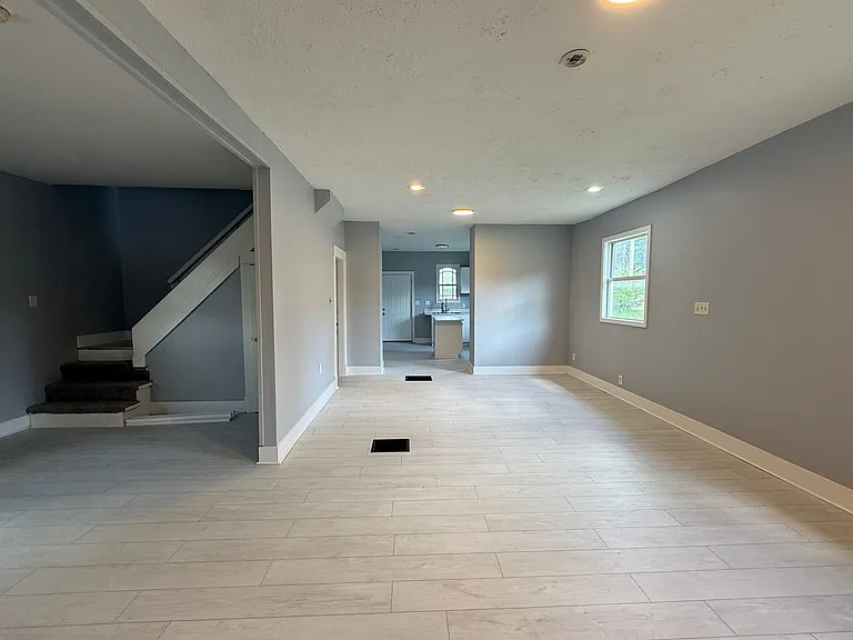 2801 Columbia Ave — Photo 4