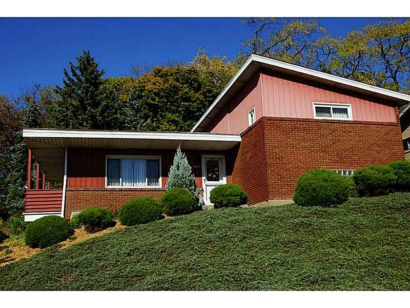 1152 Flora St photo 1