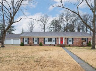 2001 Christopher Dr, Chesapeake, VA 23321