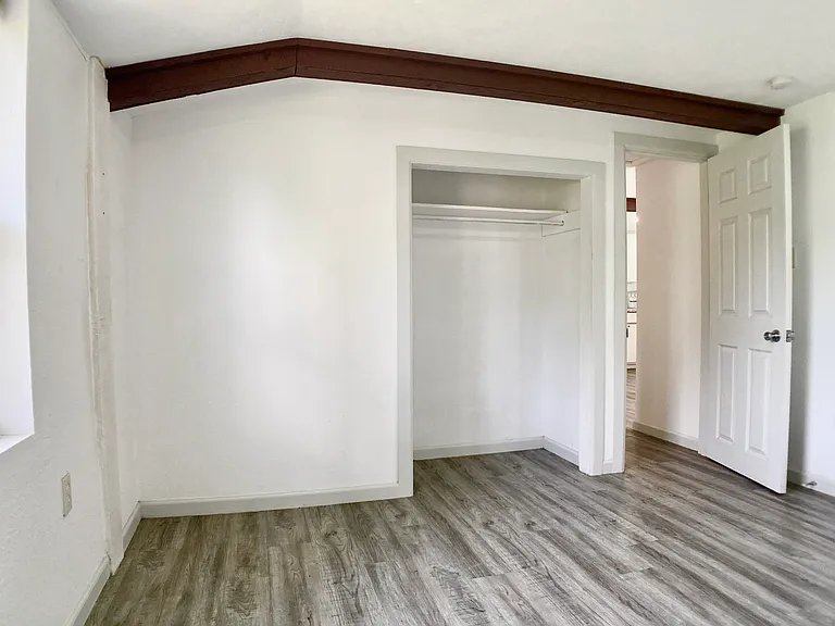 1000 W 3rd St #C — Photo 6