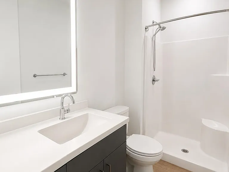 919 Castle St #204 — Photo 5